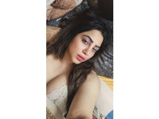 Sexy girls available for connect